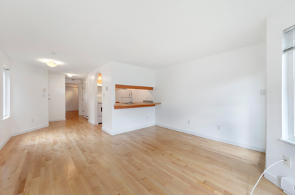 Kitchen Island Photo of 6 1101 W 8th Avenue, Vancouver, BC