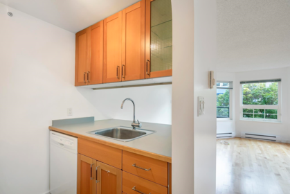 Primary Bedroom Photo of 6 1101 W 8th Avenue, Vancouver, BC