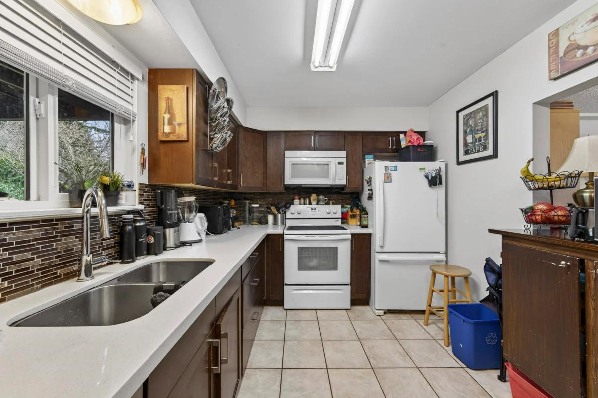 Dining Area Photo of 21468 Mayo Place, Maple Ridge, BC