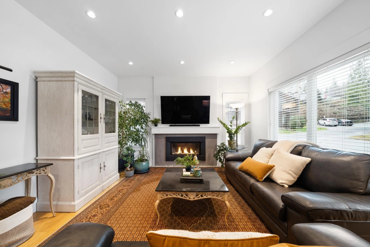 Kitchen Island Photo of 87 3295 Sunnyside Road, Anmore, BC