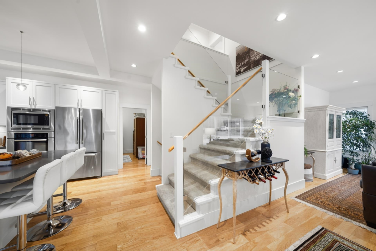 Primary Bathroom Photo of 87 3295 Sunnyside Road, Anmore, BC