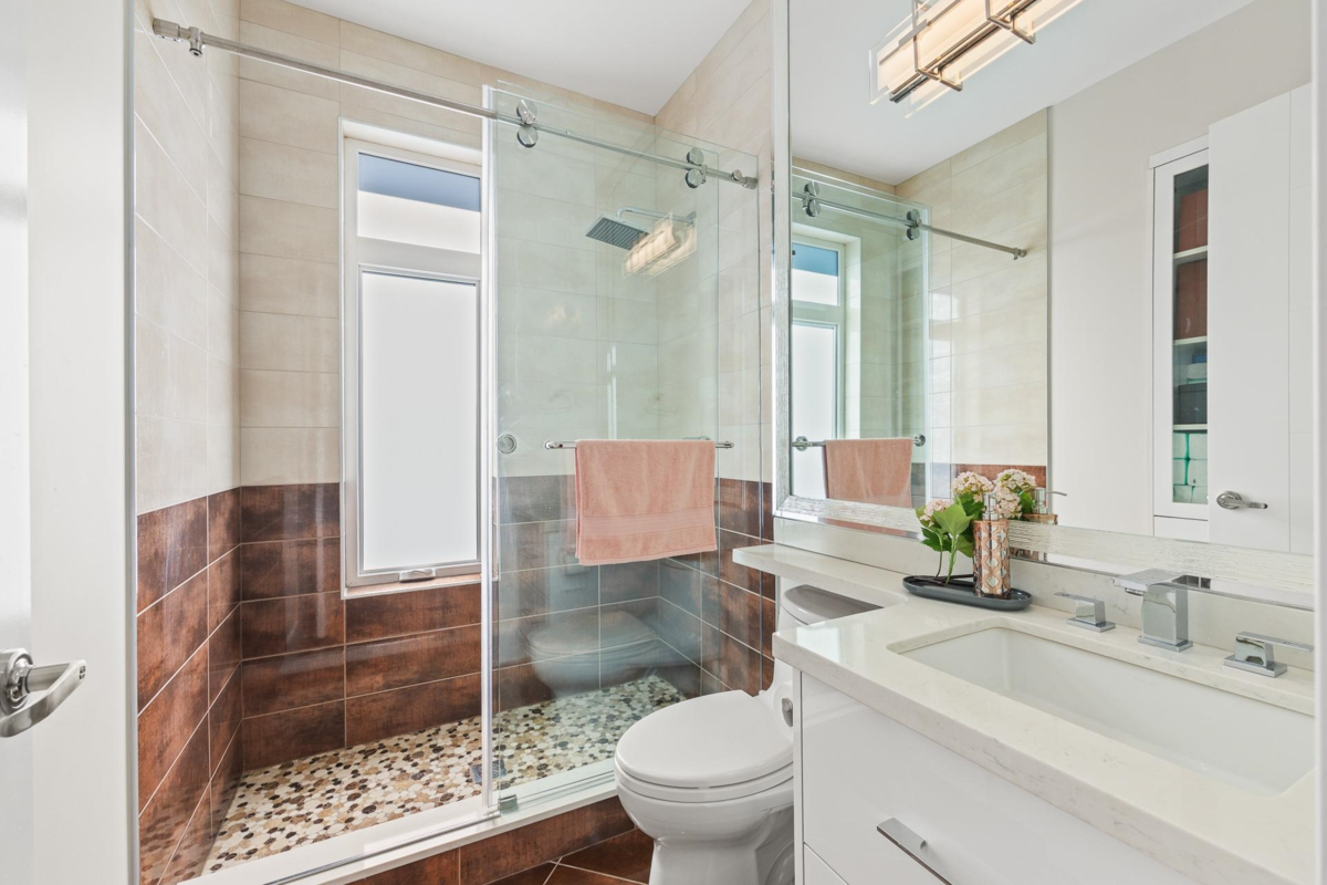 Backyard Photo of 3253 W 21st Avenue, Vancouver, BC