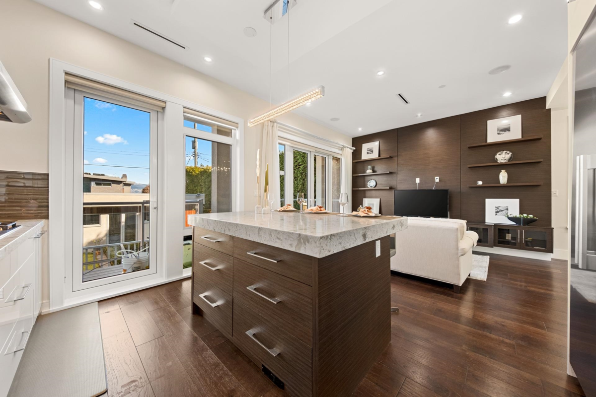 Powder Room Photo of 3253 W 21st Avenue, Vancouver, BC