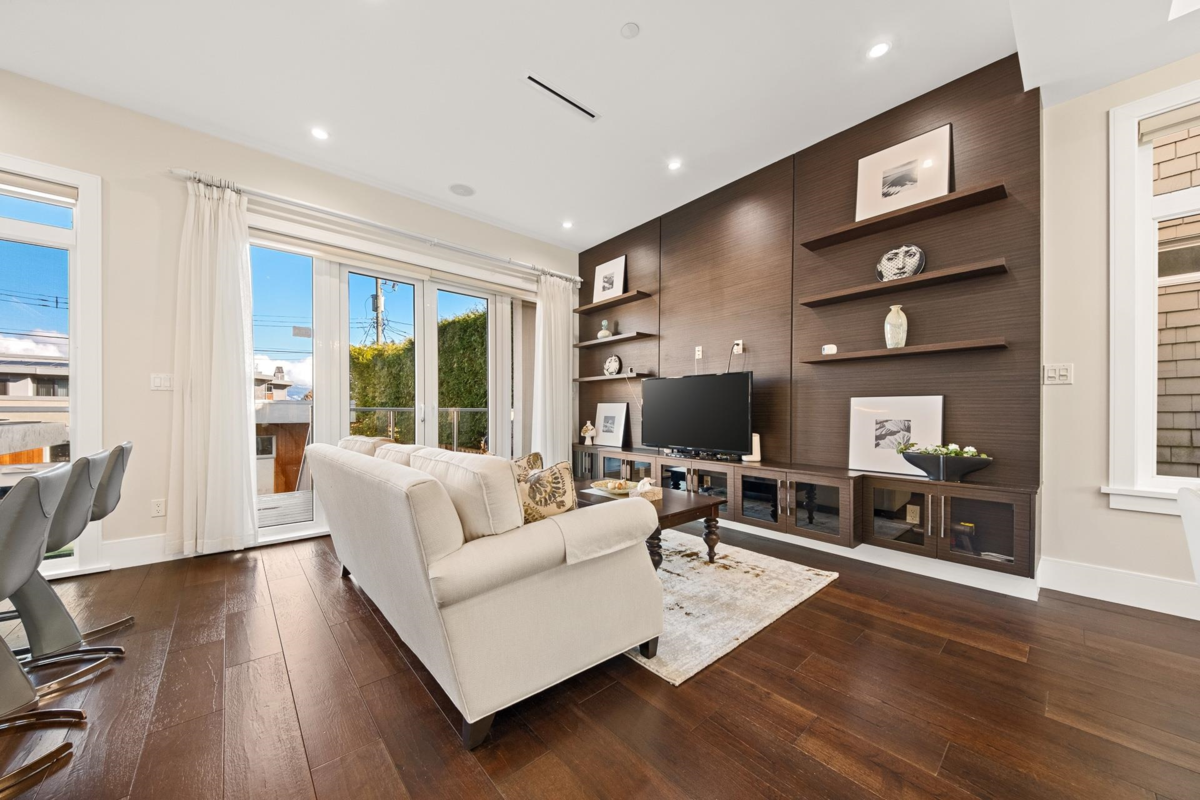 Primary Bathroom Photo of 3253 W 21st Avenue, Vancouver, BC