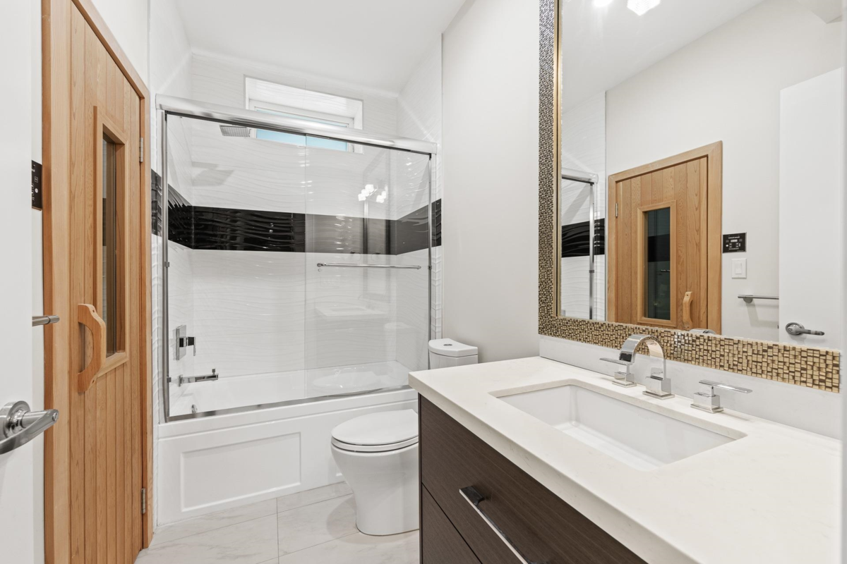 Swimming Pool Photo of 3253 W 21st Avenue, Vancouver, BC