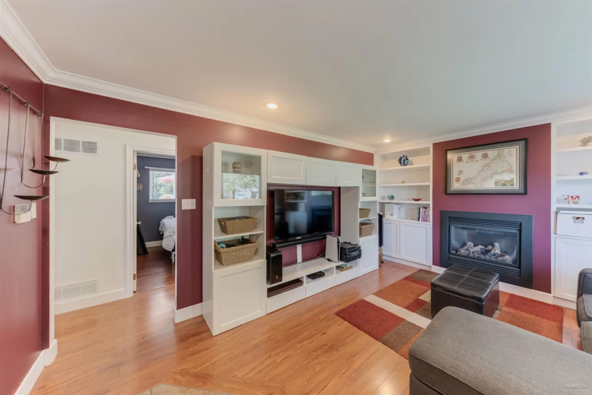 Kitchen Island Photo of 6153 Morgan Drive, Surrey, BC