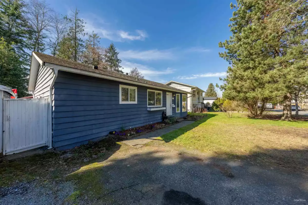 Living Room Photo of 6153 Morgan Drive, Surrey, BC