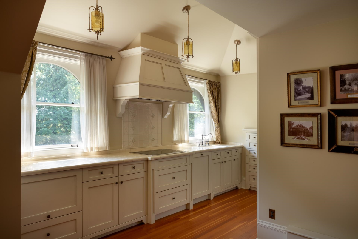 Backyard Photo of 2 3838 Cypress Street, Vancouver, BC