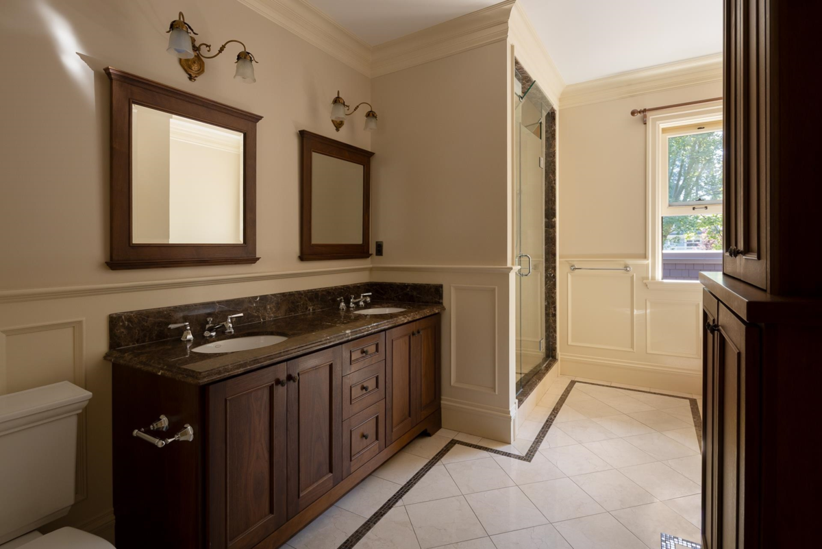 Hallway Photo of 2 3838 Cypress Street, Vancouver, BC