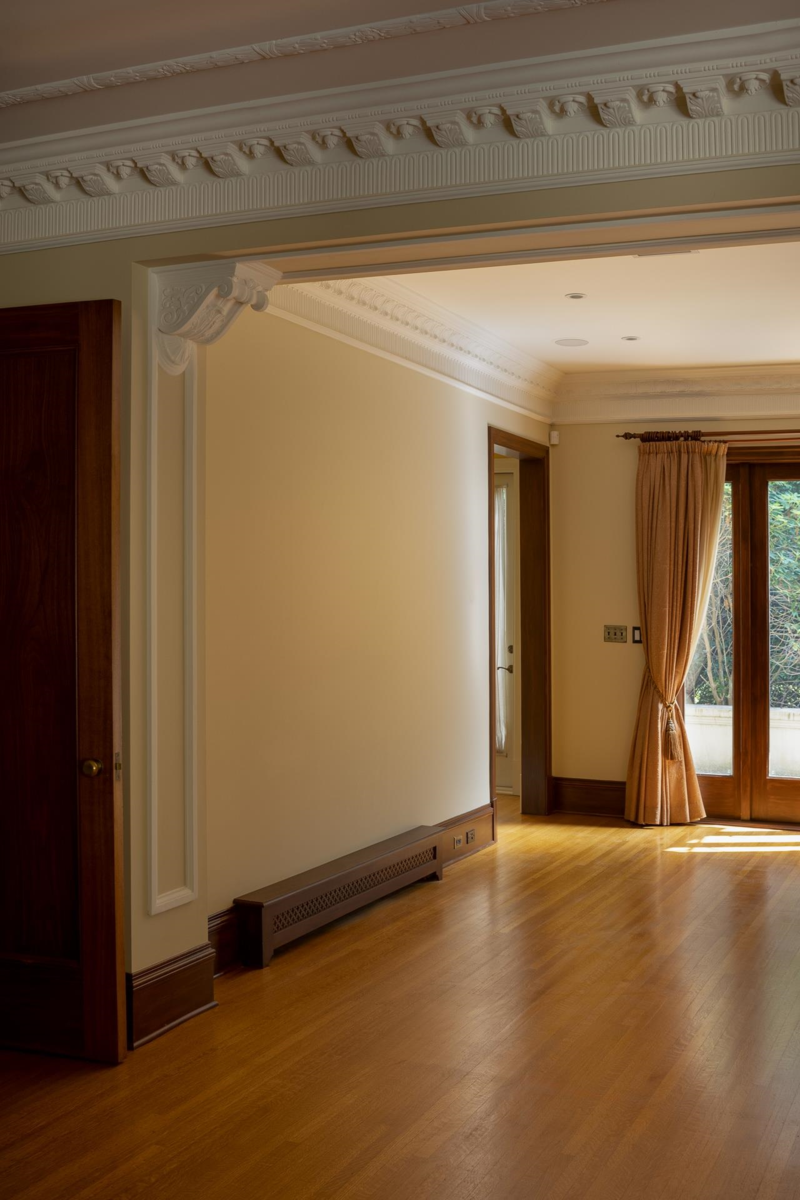 Walk-In Closet Photo of 2 3838 Cypress Street, Vancouver, BC