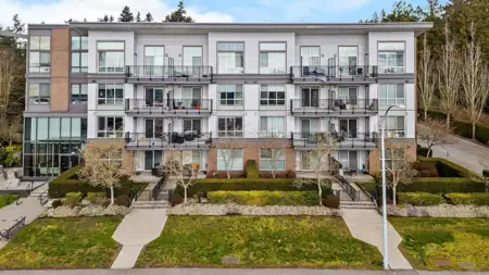 Backyard Photo of 426 12039 64 Avenue, Surrey, BC