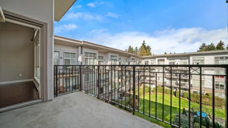 Mudroom Photo of 426 12039 64 Avenue, Surrey, BC