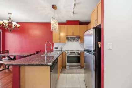 1801 6833 Station Hill Drive, Burnaby, BC, Burnaby — Apartment/Condo for sale
