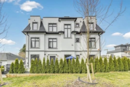7709 Granville Street, Vancouver, BC
