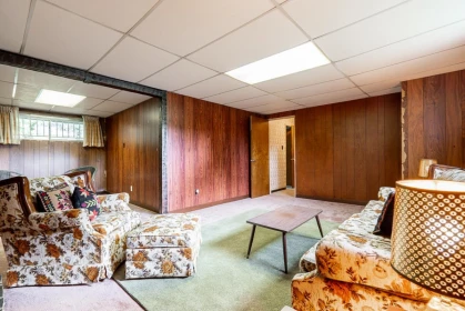 Hallway Photo of 2293 Warrenton Avenue, Coquitlam, BC