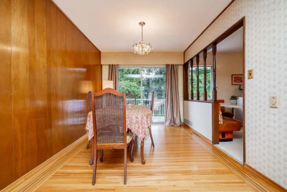 Kitchen Island Photo of 2293 Warrenton Avenue, Coquitlam, BC