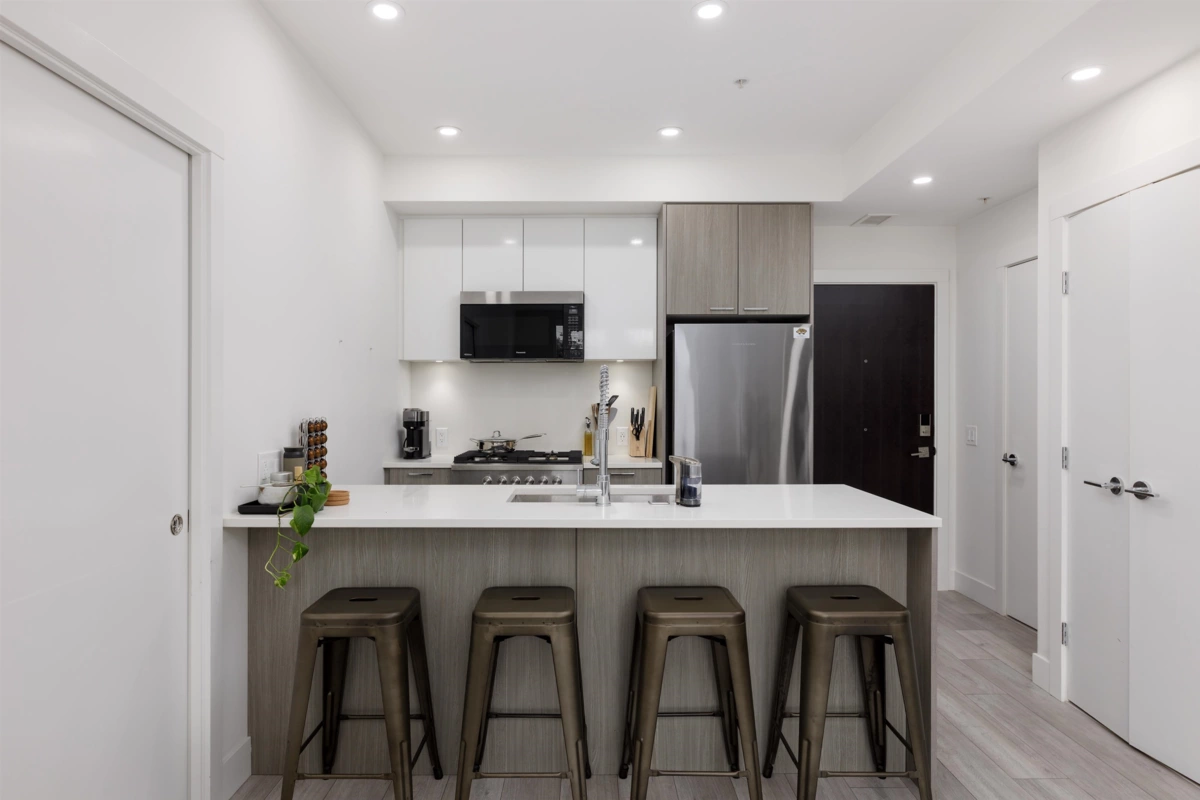 Dining Area Photo of 204 979 E 19th Avenue, Vancouver, BC