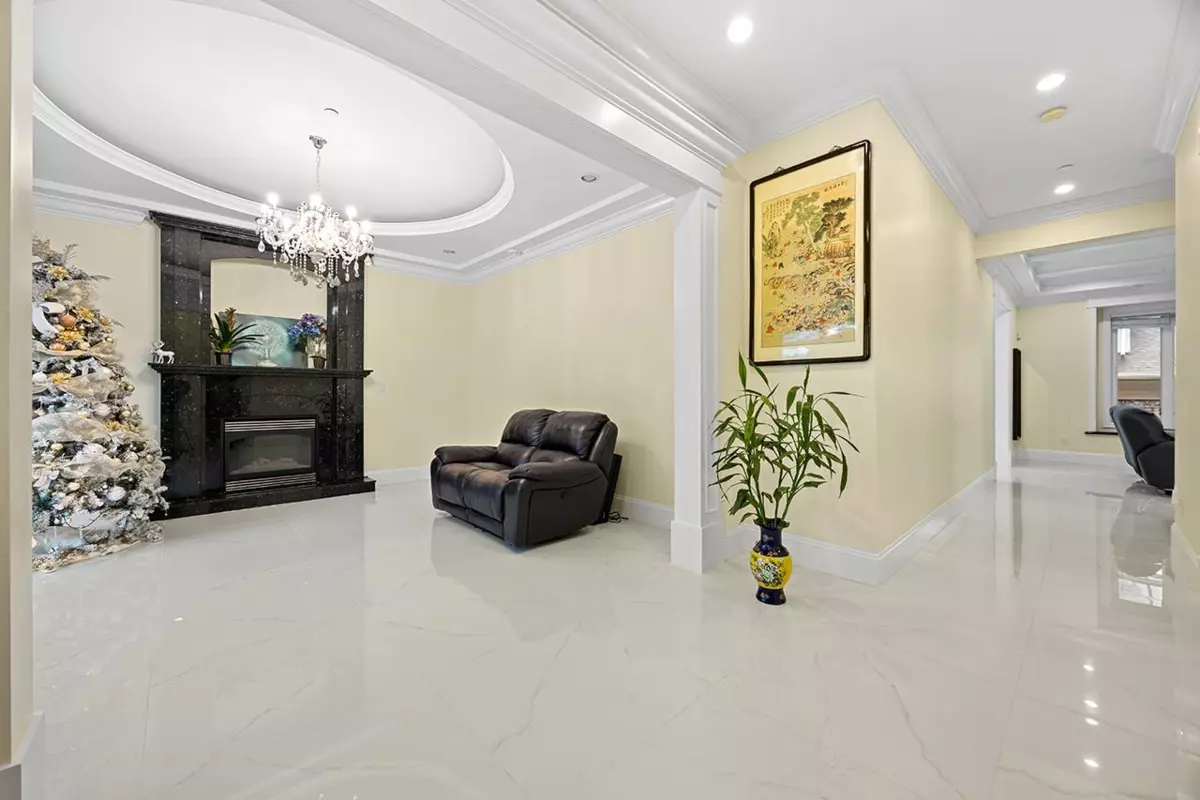 Living Room Photo of 6830 Vivian Street, Vancouver, BC