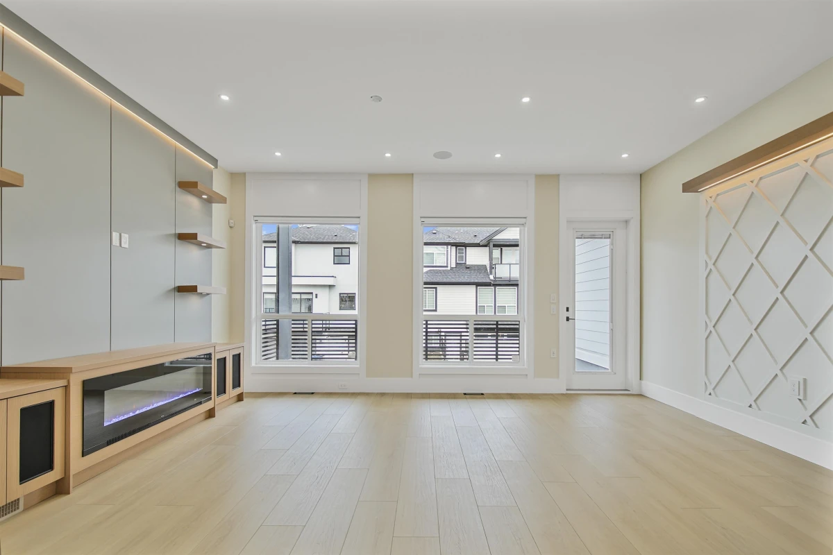 Dining Area Photo of 16505 20 Avenue, Surrey, BC