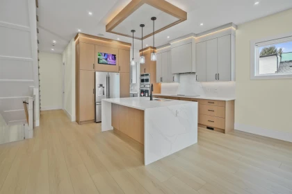 Kitchen Island Photo of 16505 20 Avenue, Surrey, BC