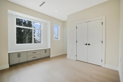 Staircase Photo of 16505 20 Avenue, Surrey, BC