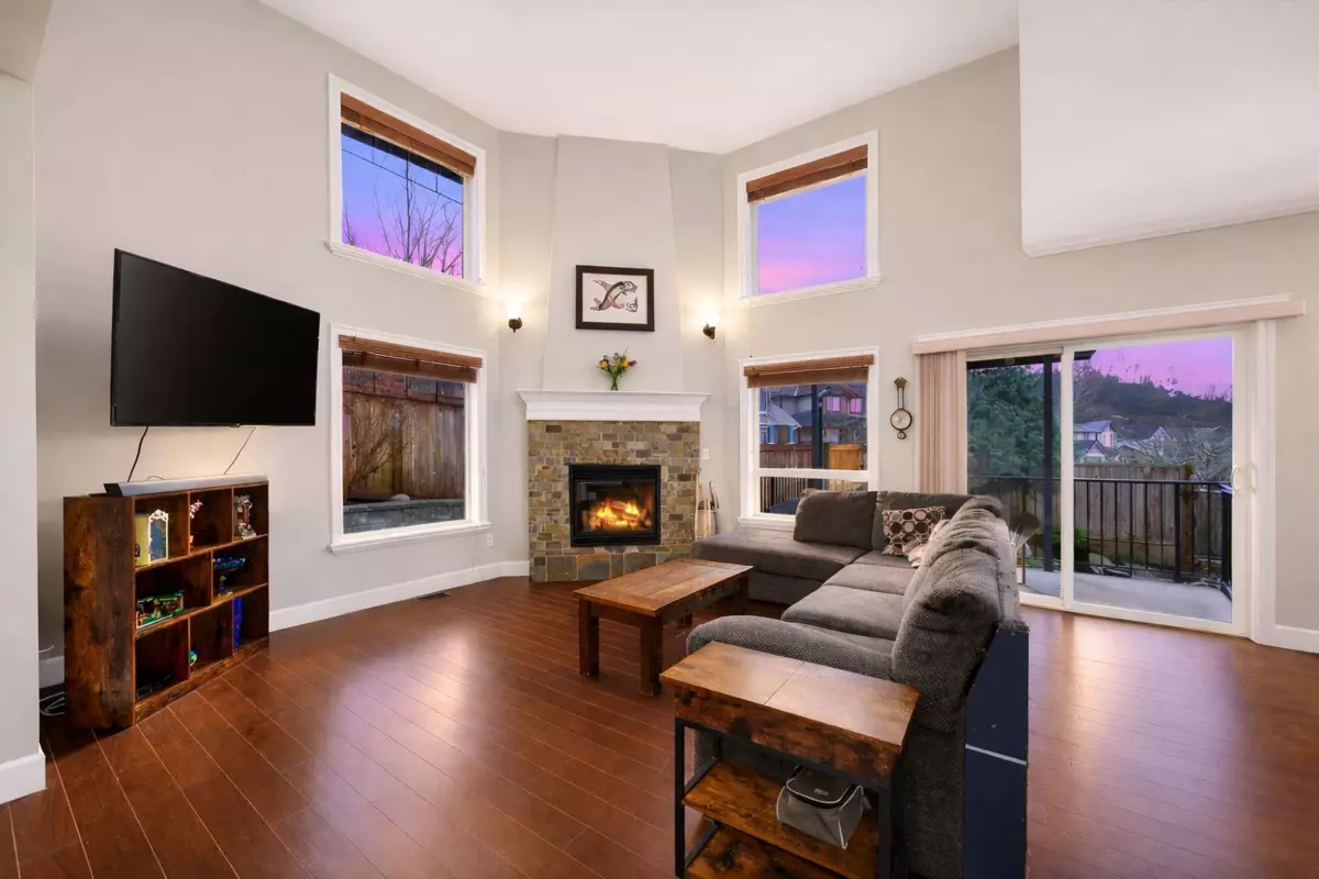 Dining Area Photo of 24696 103a Avenue, Maple Ridge, BC
