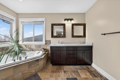 Mudroom Photo of 24696 103a Avenue, Maple Ridge, BC