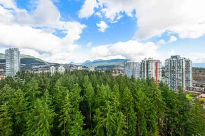 Front Yard Photo of 2601 3080 Lincoln Avenue, Coquitlam, BC