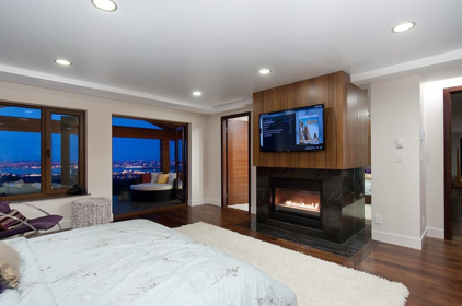 Hallway Photo of 1037 Millstream Road, West Vancouver, BC