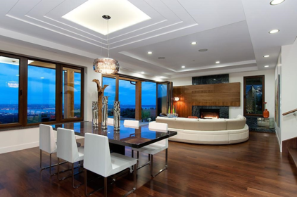 Kitchen Island Photo of 1037 Millstream Road, West Vancouver, BC