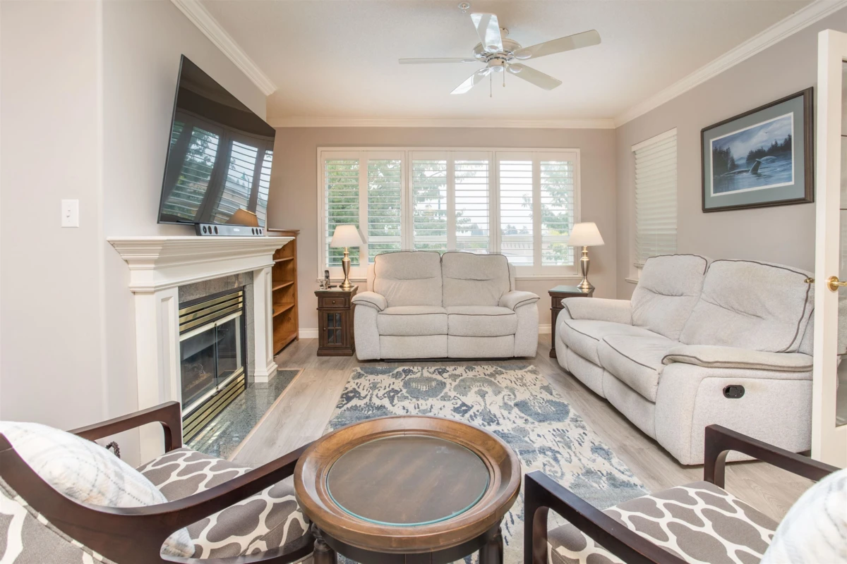 Family Room Photo of 202 1250 55th Street, Tsawwassen, BC