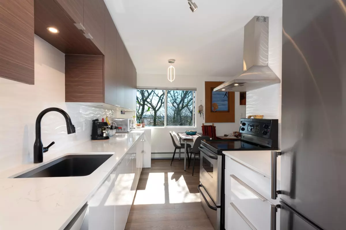 Family Room Photo of 405 8775 Cartier Street, Vancouver, BC