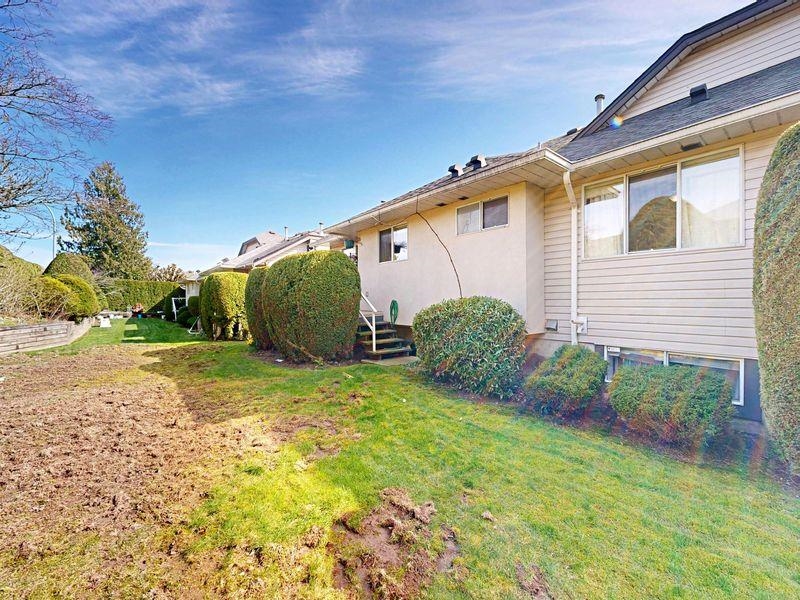 Family Room Photo of 190 3160 Townline Road, Abbotsford, BC