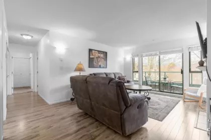 P12 223 Mountain Highway, North Vancouver, BC, North Vancouver — Apartment/Condo for sale