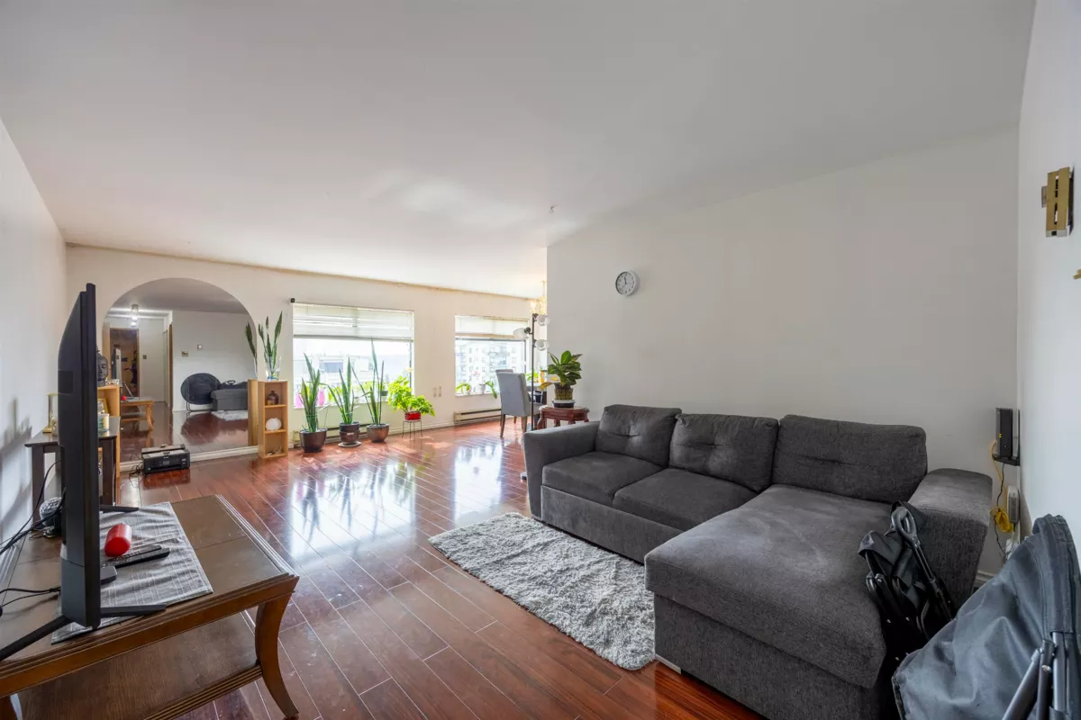 Family Room Photo of 902 615 Belmont Street, New Westminster, BC