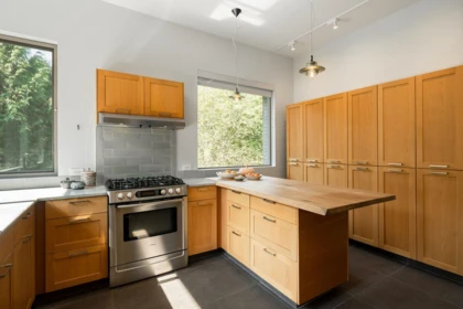 Breakfast Nook Photo of 1754 Frances Walk, Bowen Island, BC