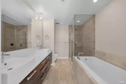 Walk-In Closet Photo of 902 5171 Brighouse Way, Richmond, BC