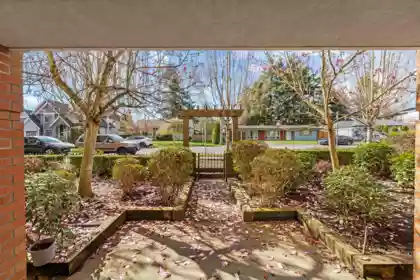Hallway Photo of 111 33545 Rainbow Avenue, Abbotsford, BC