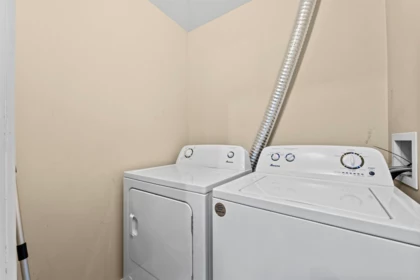 Primary Bathroom Photo of 111 33545 Rainbow Avenue, Abbotsford, BC