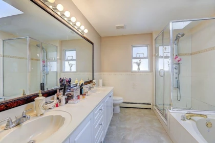 Walk-In Closet Photo of 5508 Cornwall Drive, Richmond, BC