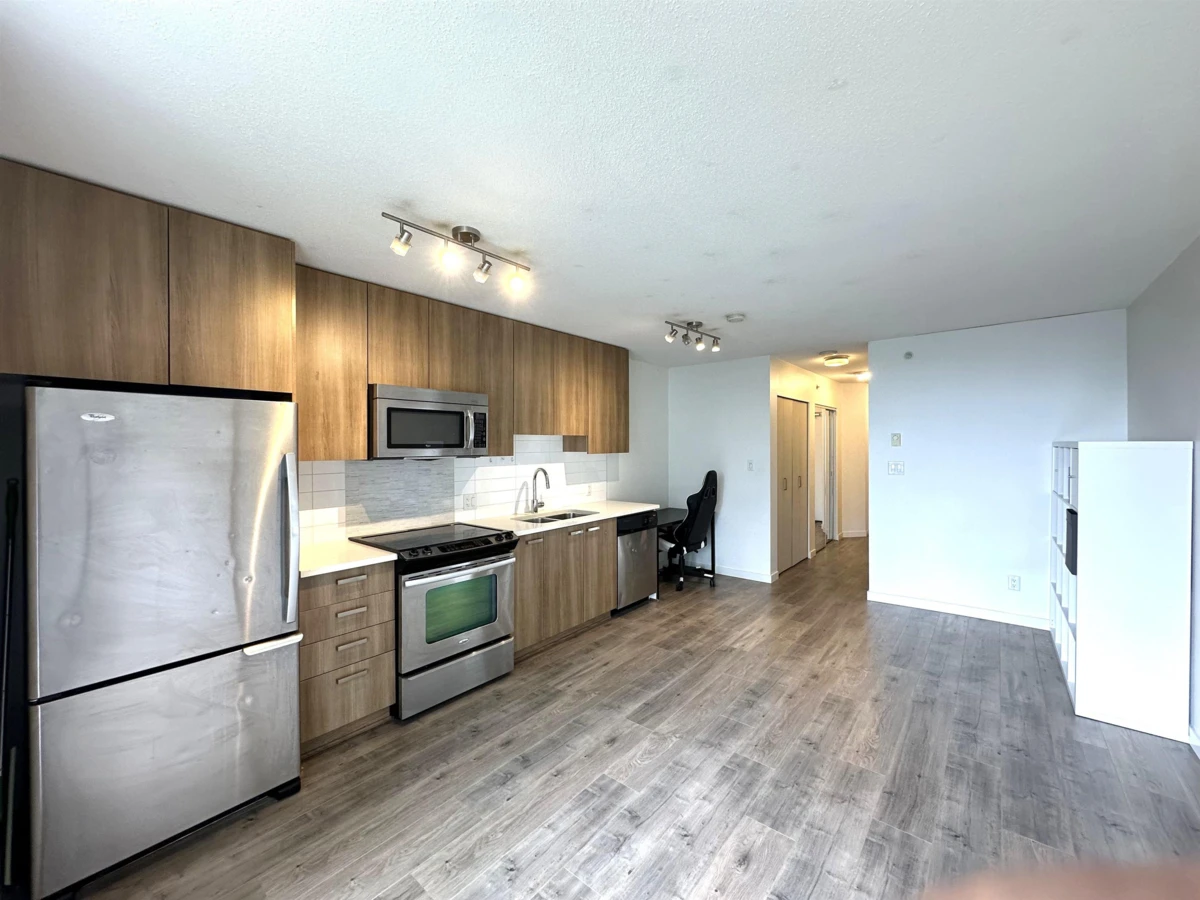Family Room Photo of 605 13325 102a Avenue, Surrey, BC