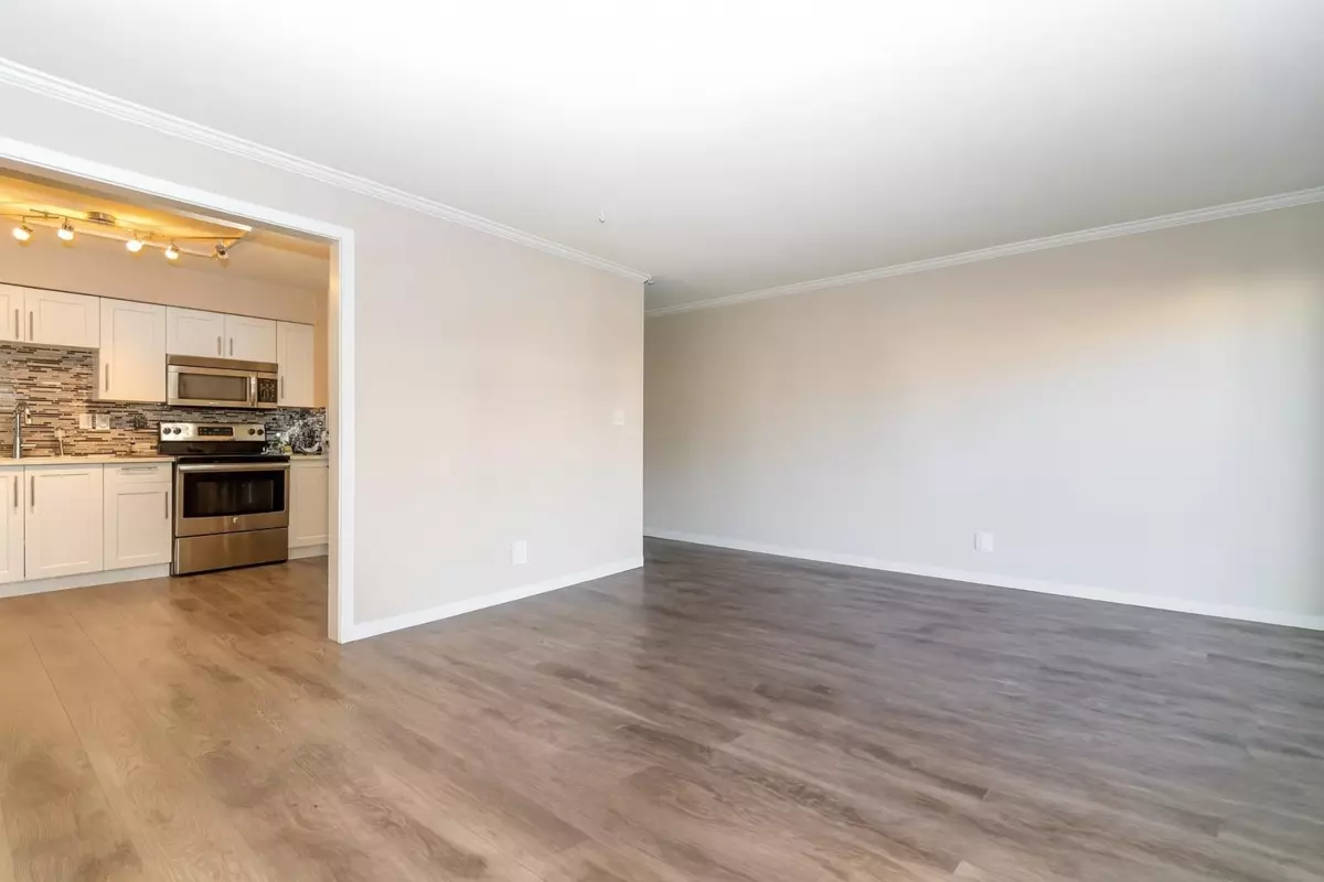 Living Room Photo of 107 9417 Nowell Street, Chilliwack, BC