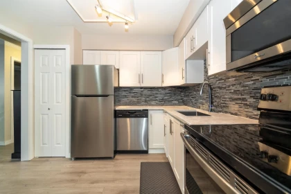 Kitchen Island Photo of 107 9417 Nowell Street, Chilliwack, BC