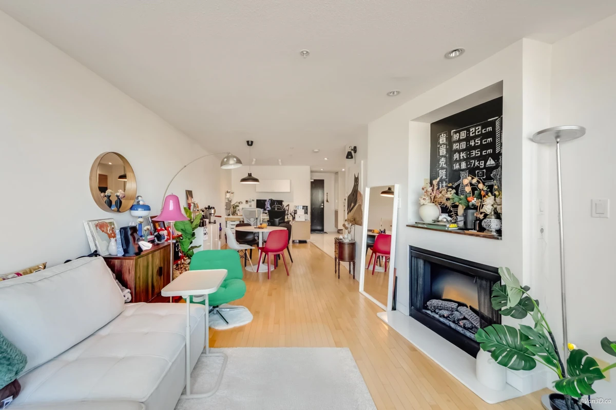 Living Room Photo of 304 2525 Blenheim Street, Vancouver, BC