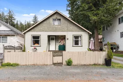 Backyard Photo of 253 First Avenue, Cultus Lake, BC