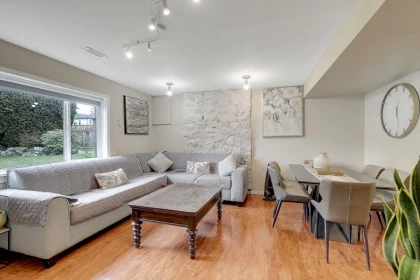 Entry Foyer Photo of 9467 118 Street, Delta, BC