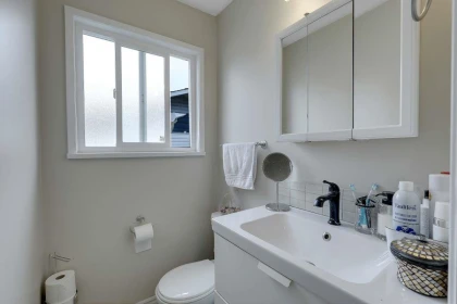 Powder Room Photo of 9467 118 Street, Delta, BC