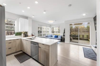 Kitchen Island Photo of 103 19825 54 Avenue, Langley, BC