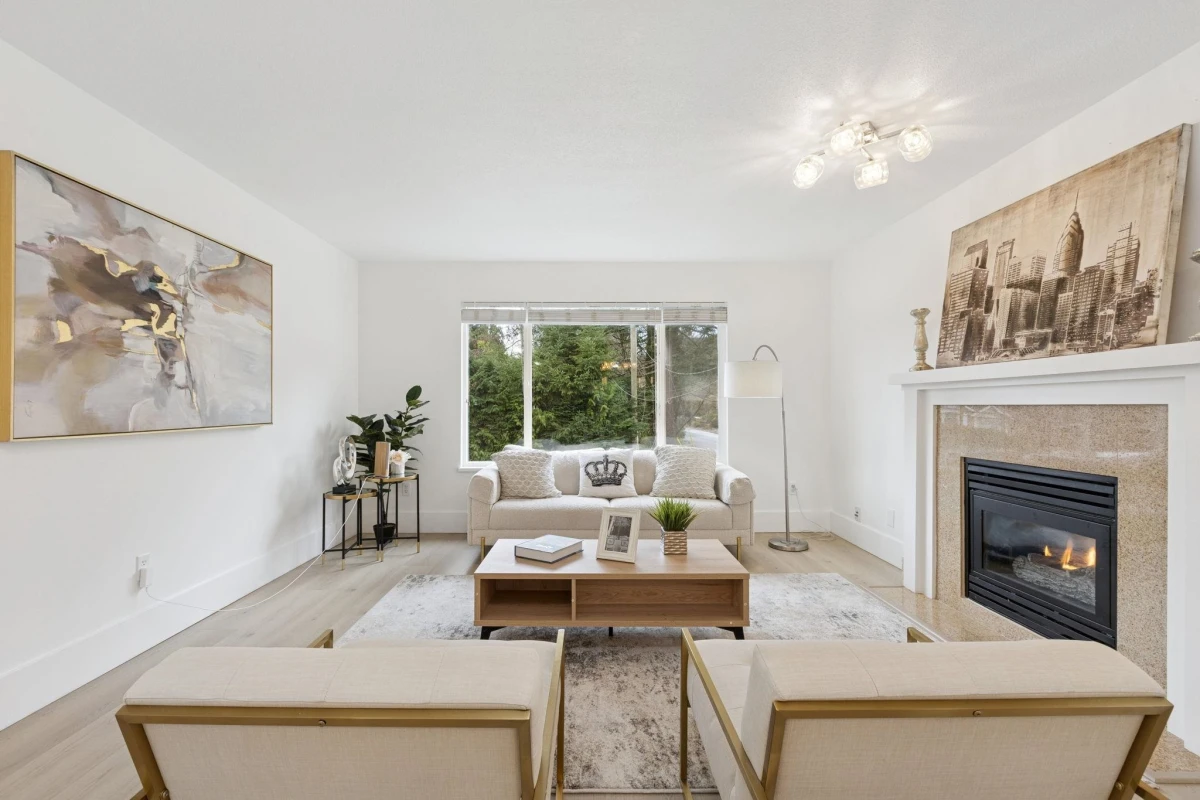 Dining Area Photo of 3638 Maginnis Avenue, North Vancouver, BC