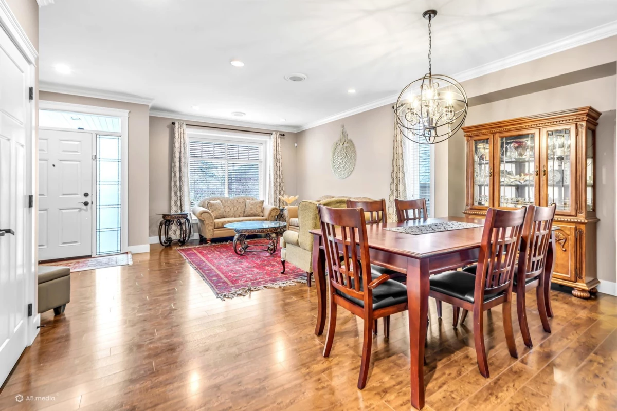 Family Room Photo of 6082 145a Street, Surrey, BC